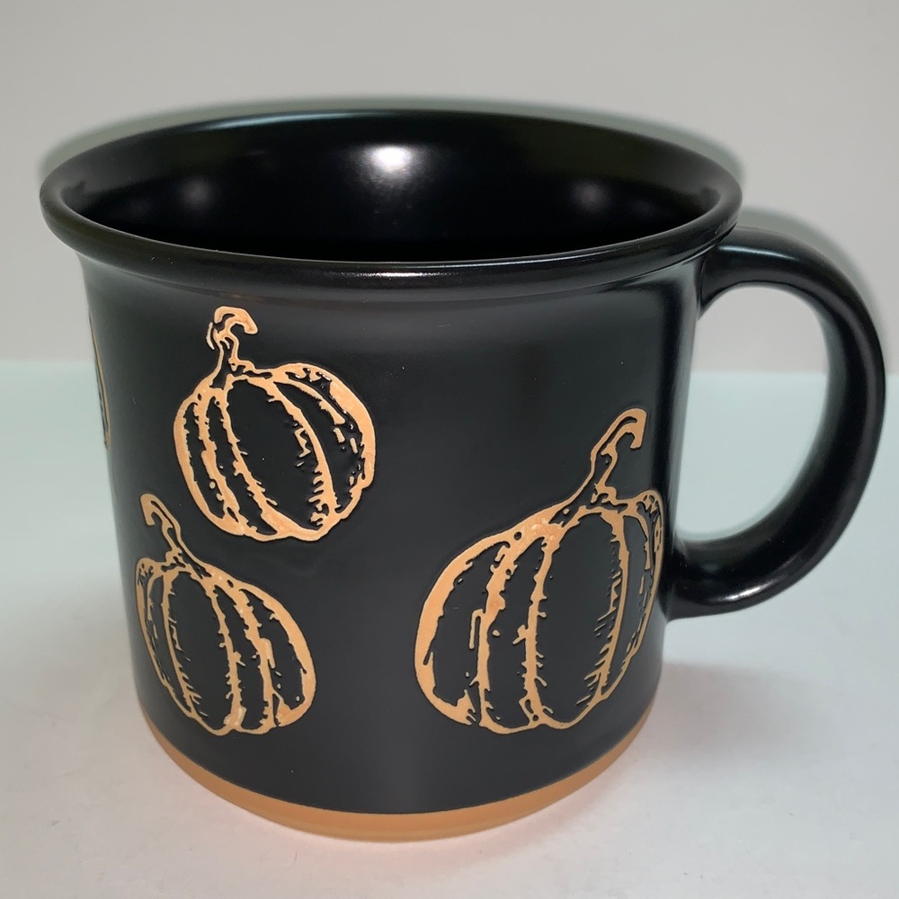 Market Finds Black Mug With Pumpkins